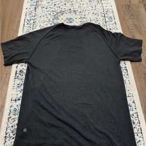 Lululemon Men’s Metal Vent Tech short-sleeve shirt - Size: L, Color: Gray